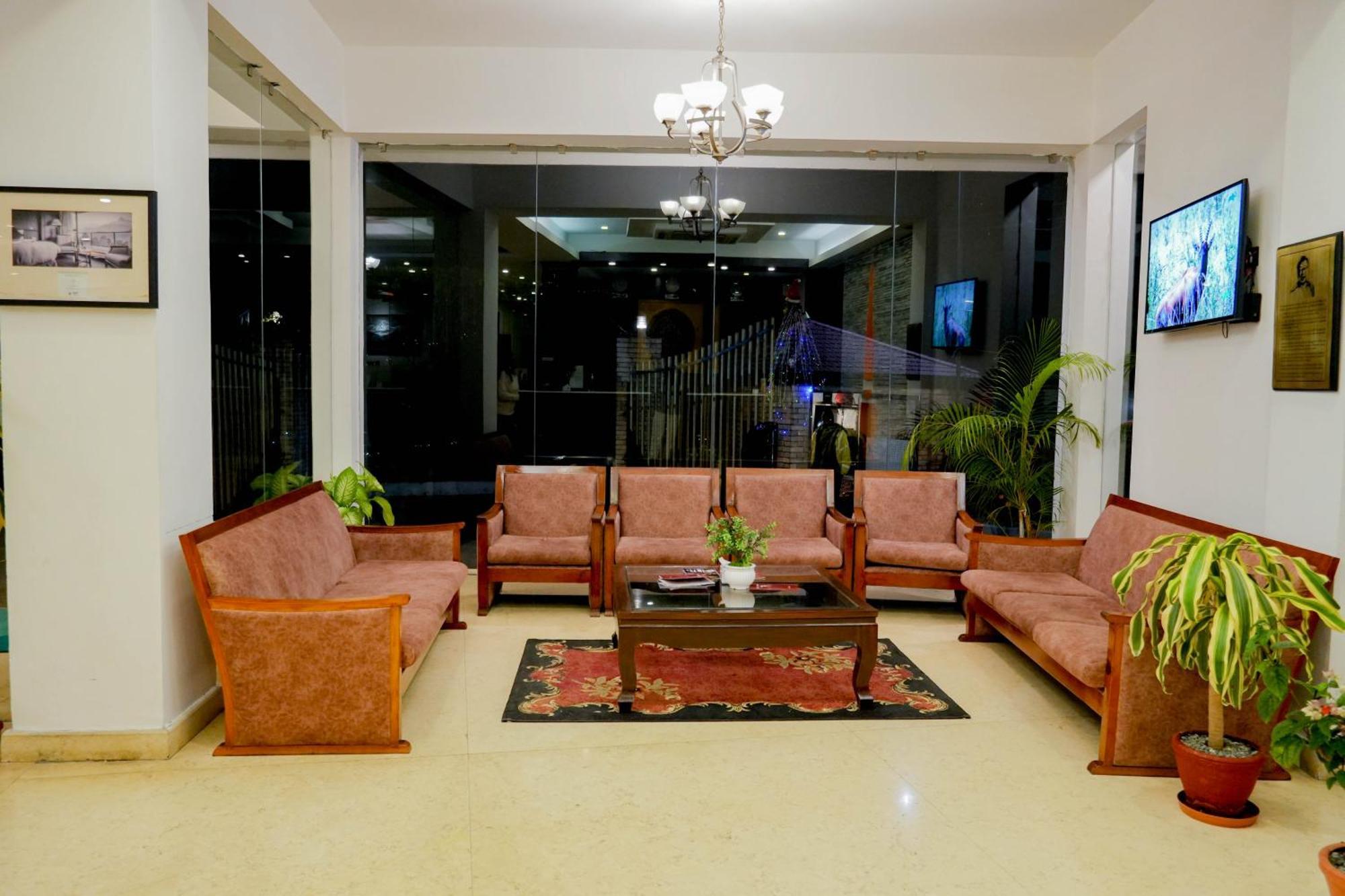 Himalayan Front Hotel By Kgh Group Pokhara Zewnętrze zdjęcie