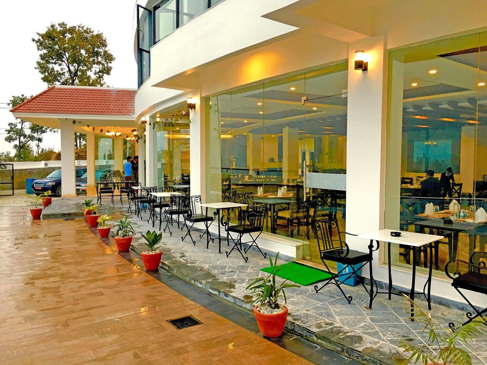 Himalayan Front Hotel By Kgh Group Pokhara Zewnętrze zdjęcie