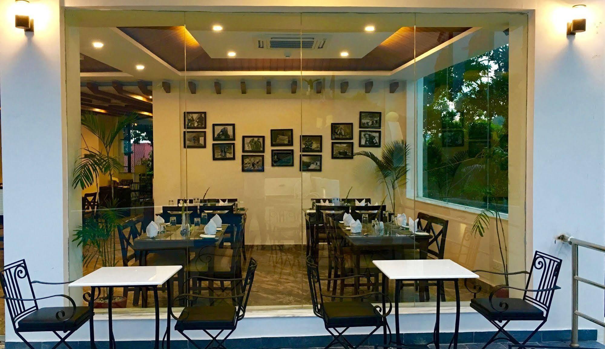 Himalayan Front Hotel By Kgh Group Pokhara Zewnętrze zdjęcie